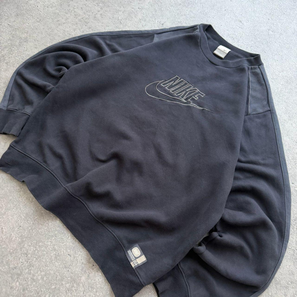Early 2000's Nike Sweater (M)