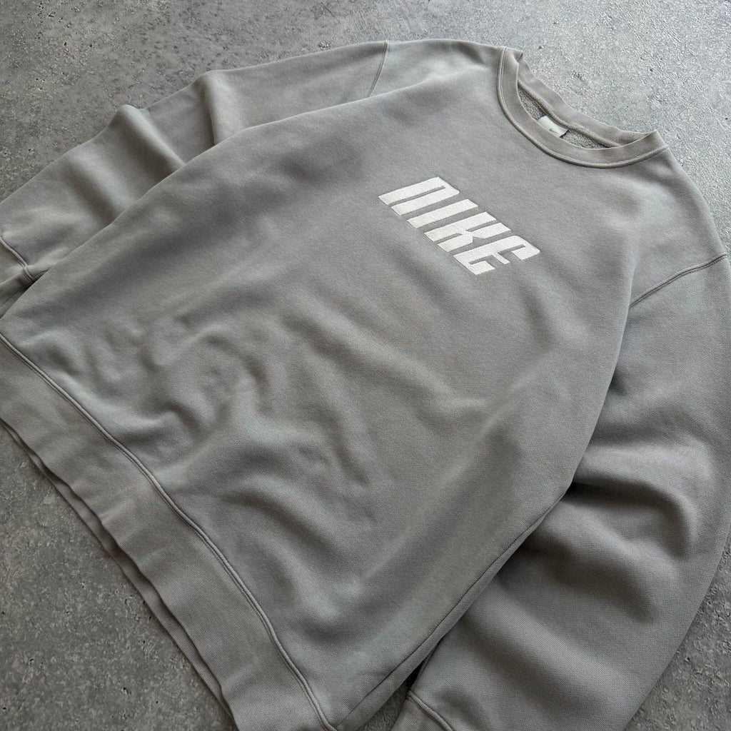 Early 2000's Nike Sweater - Medium