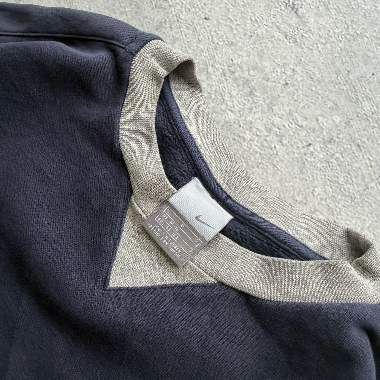 Early 2000's Nike Sweater (Kid's L)