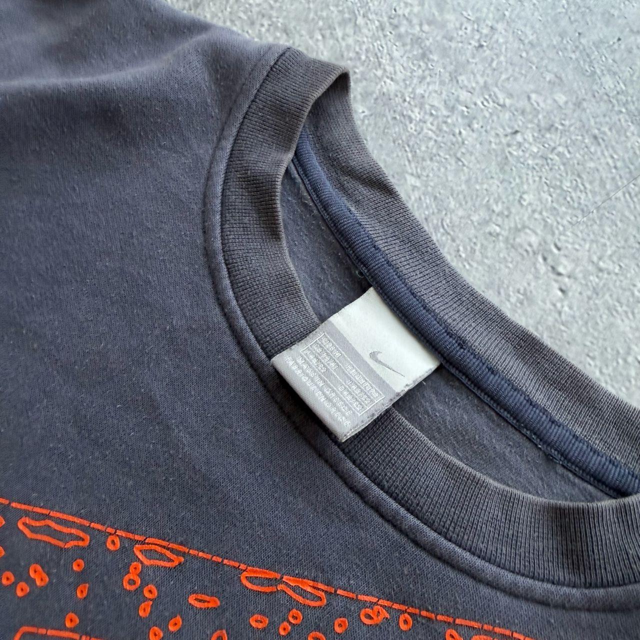 Early 2000's Nike Sweater (M)