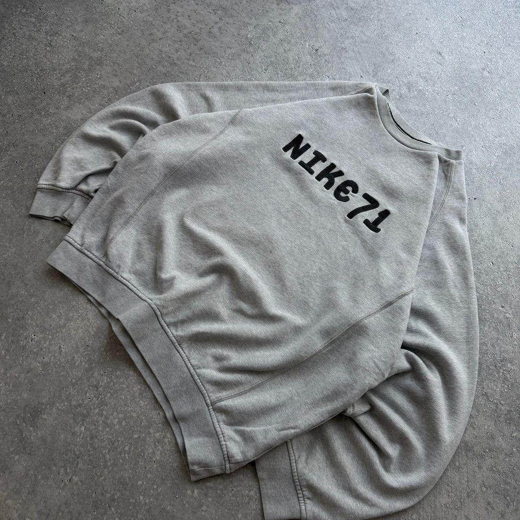 2000's Nike Sweater (L)